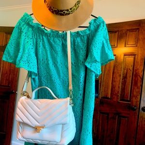 Off-the-shoulder green islet dress